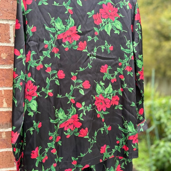 NWOT Morgan and Taylor floral PJ set, size S - Picture 5 of 5